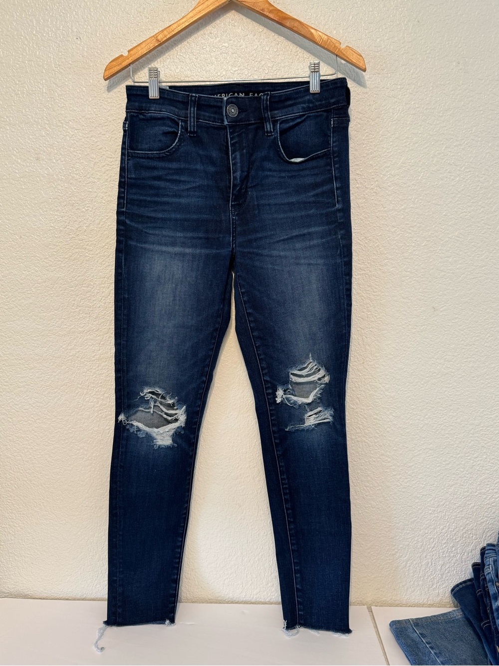 American Eagle Outfitters Women's Blue Wash Skinny Jeans Distressed 5-Pocket